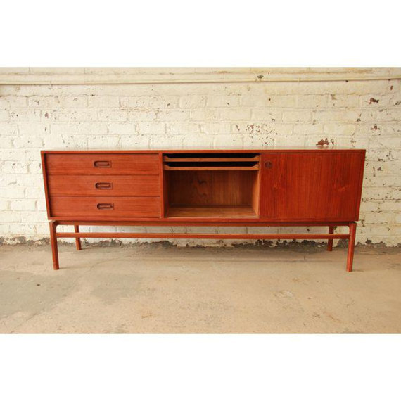 Danish Modern Teak Long Credenza in the Manner of Arne Vodder