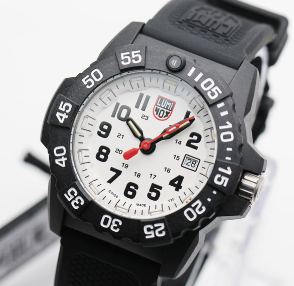 Pre-owned Luminox 3500 White Dial Navy Seal Series Rubber Strap Men's Watch Xs.3507
