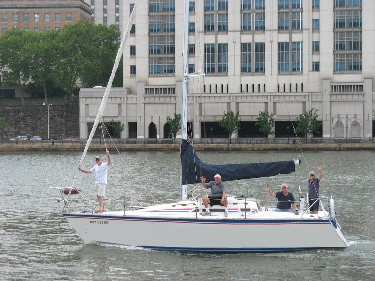 1986 Hunter 28.5 ft Sailboat plus 4 (3-hour) Sailing Lessons