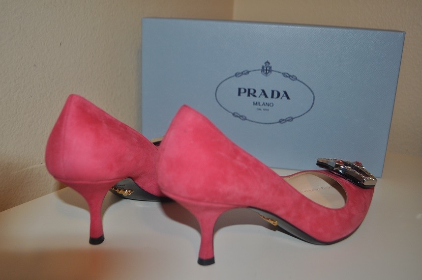 Pre-owned Prada $950+  Crystal Brooch Pointy Toe Pump 65 Heel Shoe Pink Suede 38.5 - 8