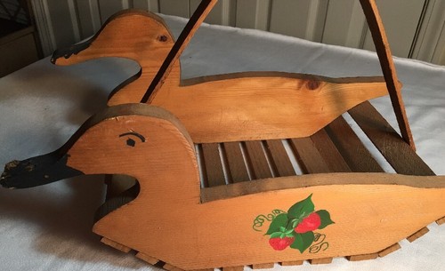 LARGE VINTAGE WOODEN DUCK DECOR BASKET W HANDLE PRIMITIVE RUSTIC COUNTRY DECOR