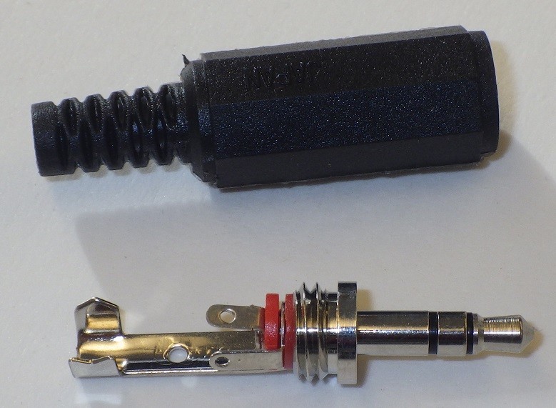 3.5 mm, Vertical, Stereo Plug w/Strain Relief  Package of 5