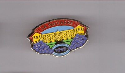 Pin's école / Campus collège La Navarre de La Crau 1992 (signé Deltacom)