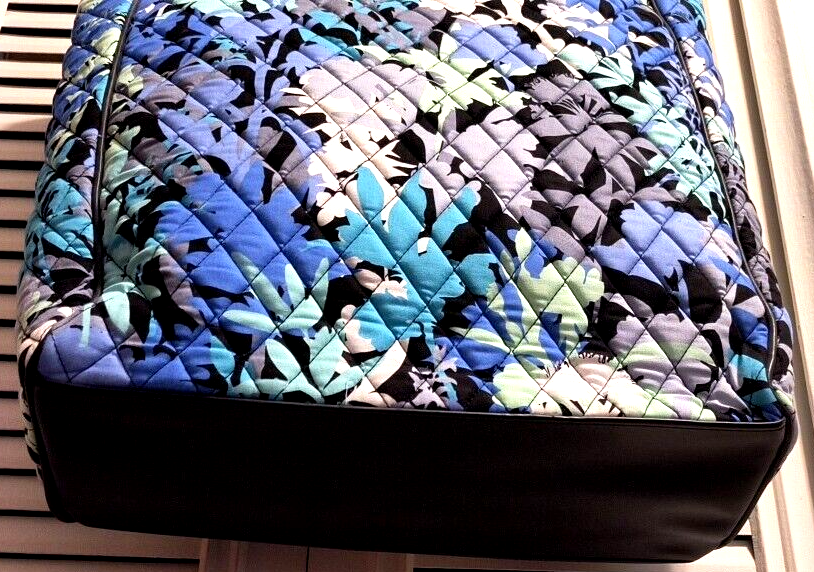 NWT Vera Bradley Cross Town Tote Travel Commute Bag in Trimmed Camofloral Leaf