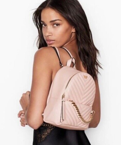 Victoria's secret ピンバッジ付きミニバックパックNectarPeach Victoria's Secret - Victoria's Secret ピンバッジ付ミニバック