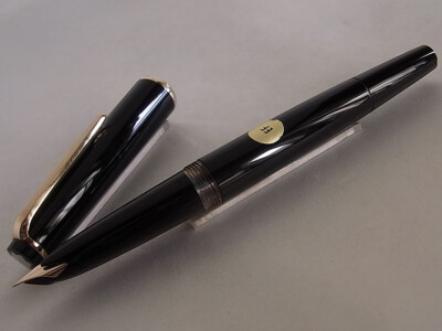 MONTBLANC 万年筆　NO.22  14C EF MONTBLANC No.22 Black GT Vintage Piston-filler Fountain Pen
