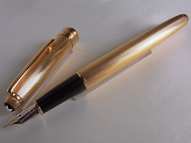 Montblanc Meisterstuck Solitaire 1443 Fountain Pen 18K F Nib