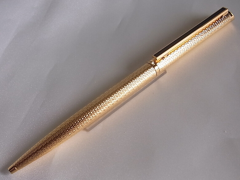 dunhill 万年筆 ゴールドクリップ付き 18k $_57.JPG?set_id=8800005007