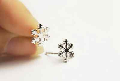 Adorable Silver Tiny Flower Snowflake Flower Stud Earrings