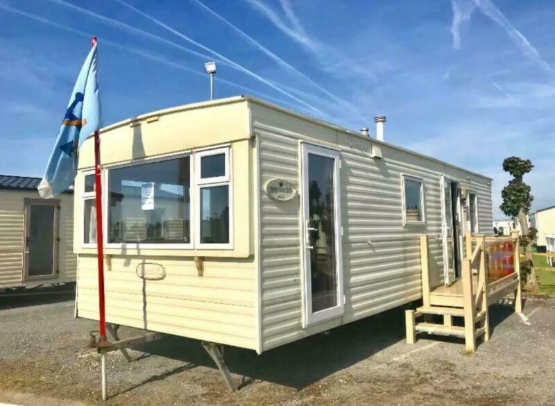 STATIC CARAVAN FOR SALE IN INGOLDMELLS SKEGNESS NEAR FANTASY ISLAND in Skegness, Lincolnshire