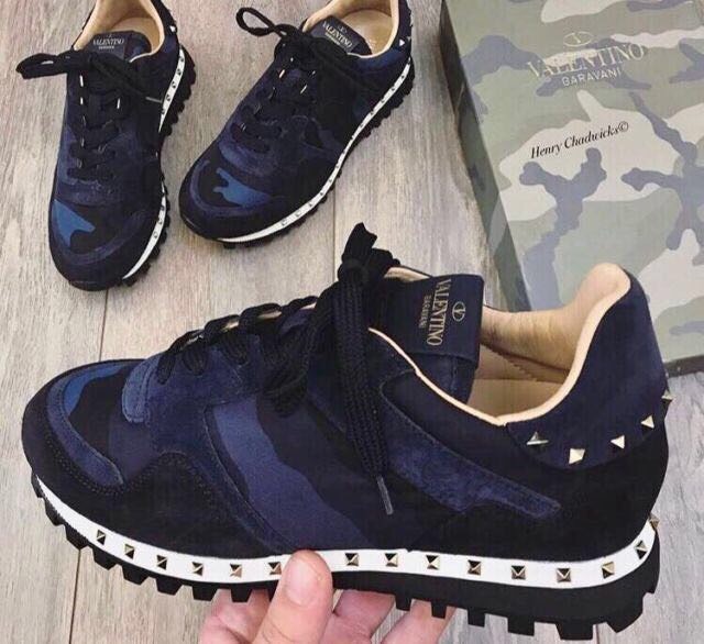 valentino stud runner