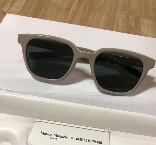 小物 Maison Margiela GENTLE MONSTER MM004 P7K1KEI36B1U_D_45.jpg