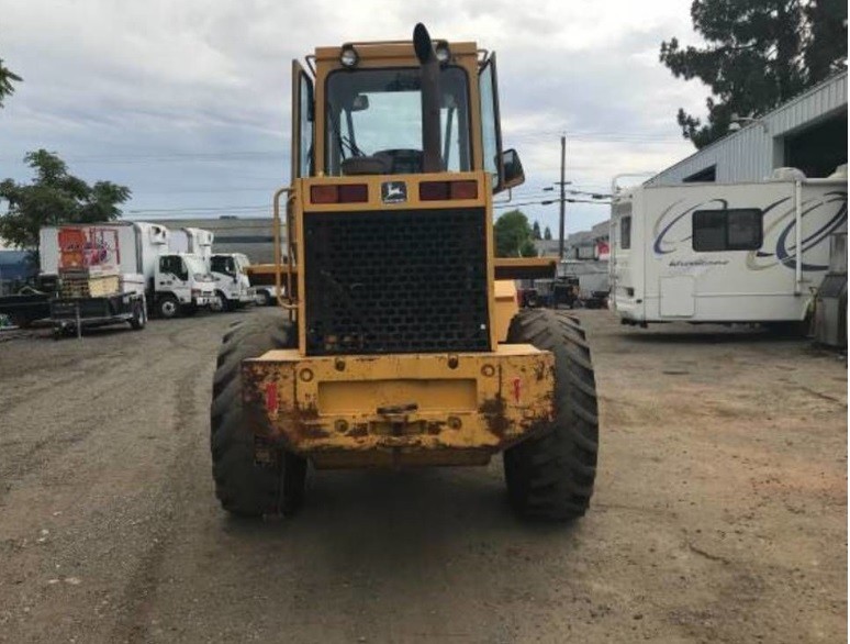 1989 JOHN DEERE 444E EROPS, LOW HOURS, 2 YD BUCKET,  WAS USED FOR SNOW REMOVAL