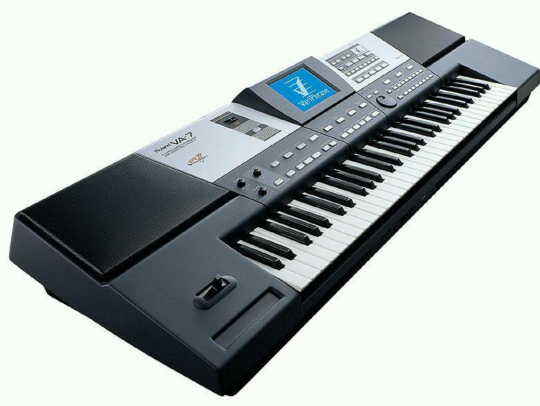 ROLAND VA7 PROFESSIONAL KEYBOARD ARRANGER in Walsall, West Midlands
