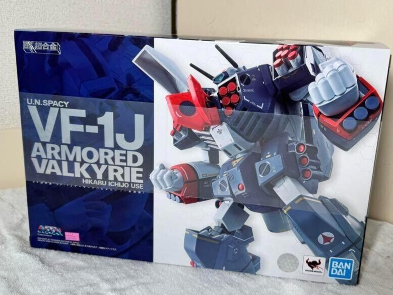 DX CHOGOKIN VF-1J VALKYRIE 限定版 Macross VF-1J Armored Valkyrie BANDAI DX Chogokin Super