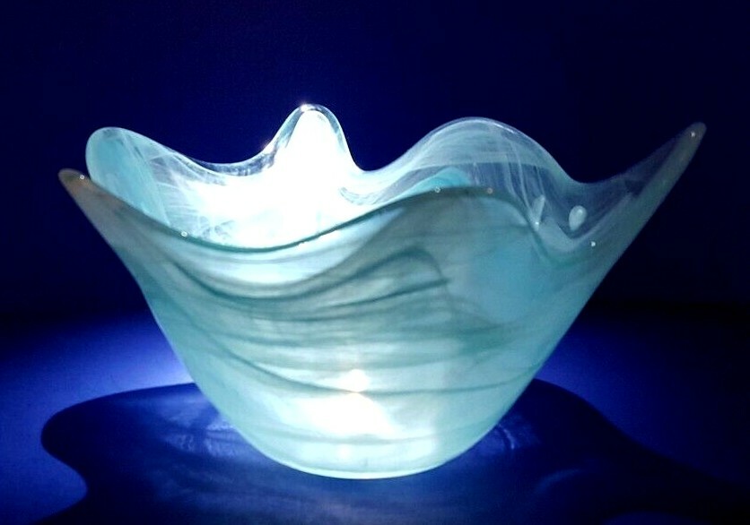 GORGEOUS RECYCLED ART GLASS BLUE SERVING DISH - EXCELLENT CONDITION!