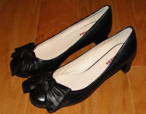 PRADA 00s ハトメ リボン シューズ Eyelet Bow Studs Prada 2000s suede eyelet bow D'Orsay heels (EU 38 / US 7.5