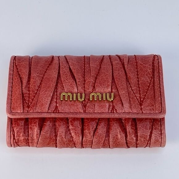 【MIUMIU】MATELASSE FLAP WALLET AUTH MIU MIU METALASSE NAPPA BI-FOLD FLAP COMPACT LEATHER
