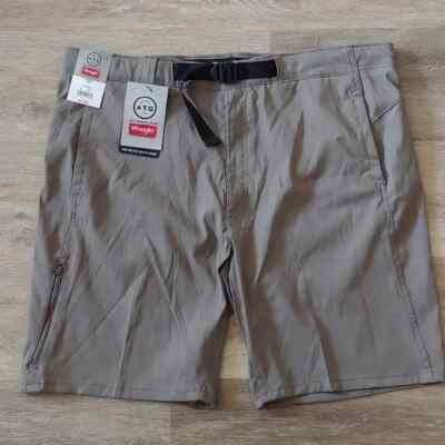 NWT Wrangler ATG All Terrain Gear Side Belted Utility Shorts Brown Size 42