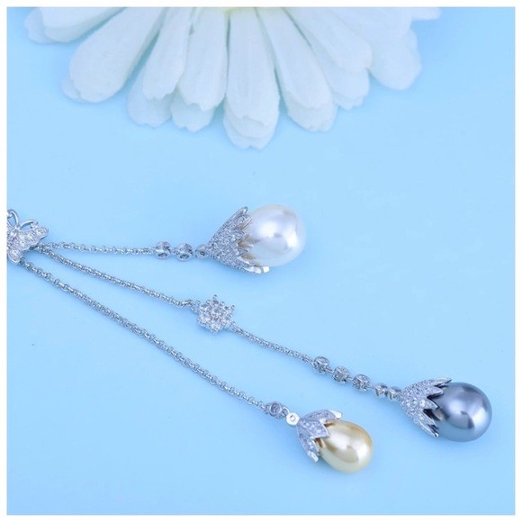 BOUTIQUE COLLECTION MADE USING SWAROVSKI CRYSTALS THE ALINE CULTURED PEARL NECKLACE S1