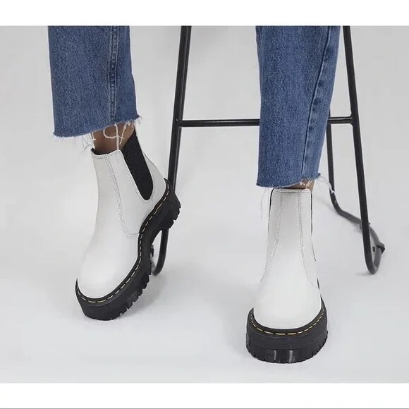 セール Dr. Martens 2976 Quad Platform Chelsea Boots ホワイト Doc Dr. Martens 2976 Quad Platform Women's White Chelsea