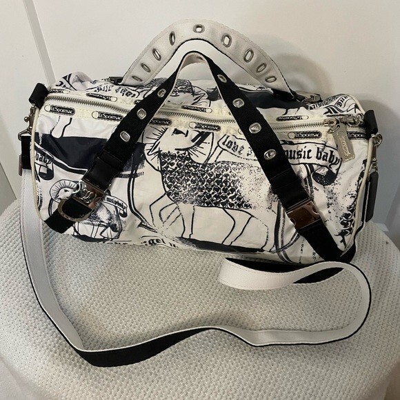 レスポートサック　グウェンステファニー　LAMB y2k LeSportsac x Gwen Stefani Lamb Y2K Limited Edition Tote Bag