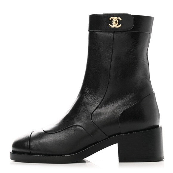 CHANEL サイズ表記「35 C」22.5センチ程度　ブラックエナメル CHANEL サイズ表記「35 C」22.5センチ程度ブラックエナメル