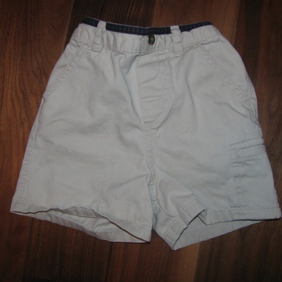 4T toddler shorts 3 pairs khaki and denim jean (no lower left denim shorts)