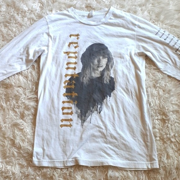 Taylor Swift Canvas 2018 Reputation Stadium Tour Long Sleeve
