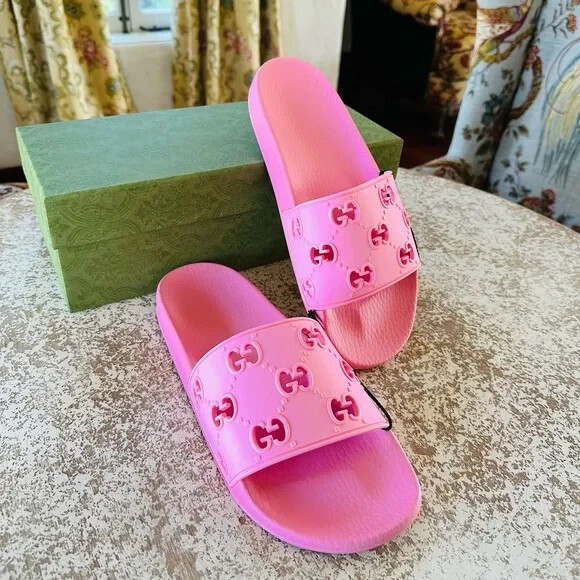Gucci Kitty Logo Slides 箱あり Gucci Beige Cat Print Slides Gucci