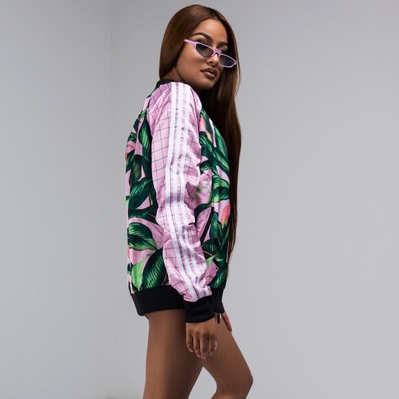 NEW < Adidas Original Big Leaf Superstar Graphic Track