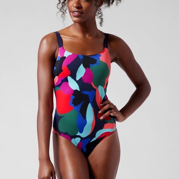 

ATHLETA Сплошной купальник Hermosa MT MT | Синий цветочный узор Tossed #657738 НОВИНКА, Multicolor