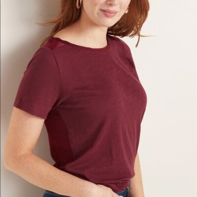 OLD NAVY Women's Size XS Crew-Neck SpecialtyT-Shirt-Wine Stain
