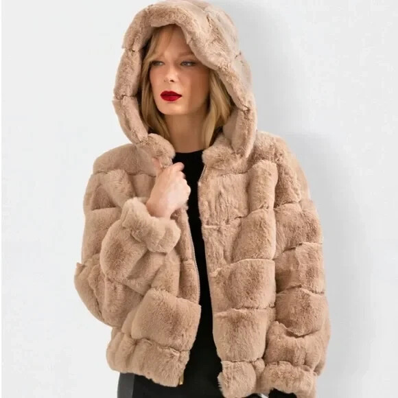 $398 BCBGMAXAZRIA Women's Quilted Faux Fur Hooded Jacket