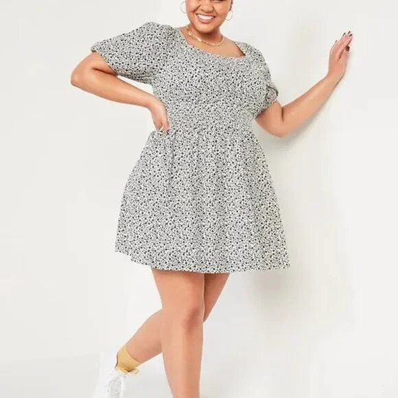 

Old Navy Черно-белое платье с присборенными рукавами и пышными рукавами с цветочным принтом, размер, Multicolor