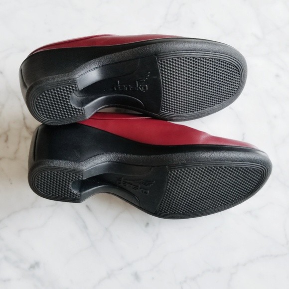 $130 Dansko Maroon Red Leather + Black Clogs - 38