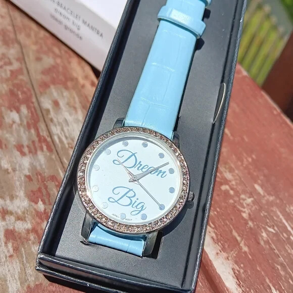 Avon Montre-Bracelet Watch "Dream Big" - Blue