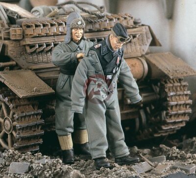 Verlinden 1/35 German Waffen-SS Tankers Dressing for Cold WWII 2 Figures 2107