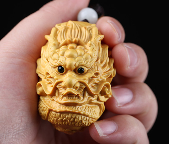 JP134 - 5.4*4.3*3.6 CM Carved Boxwood Carving Netsu - Dragon