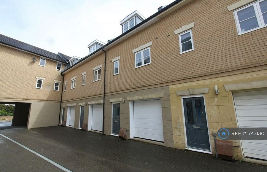 3 bedroom house in Southland Mews, Ryde, PO33 (3 bed) (743130) in