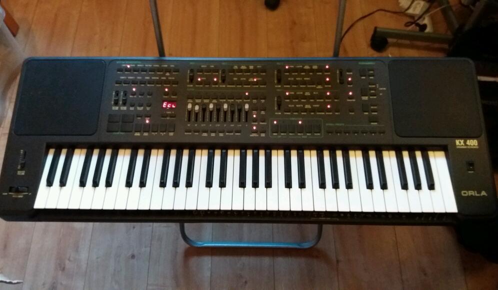 ORLA KX 400 DRAWBAR MIDI ARRANGER ORGAN KEYBOARD in Northfleet, Kent