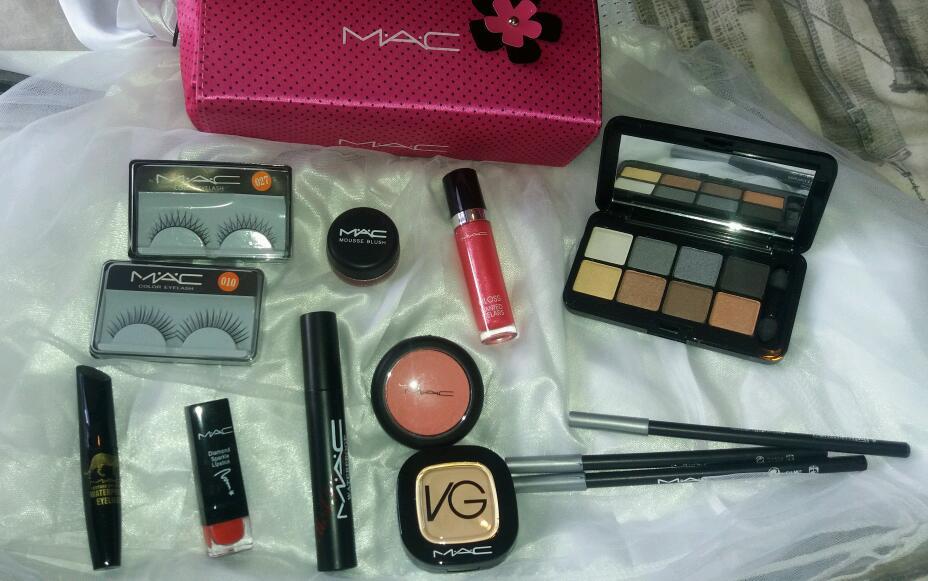 Mac makeup gift set gift bag in Sunderland, Tyne and Wear Gumtree