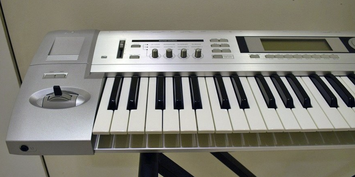 Korg Triton 61 d’occasion | Plus que 2 à -75%