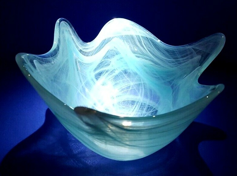 GORGEOUS RECYCLED ART GLASS BLUE SERVING DISH - EXCELLENT CONDITION!