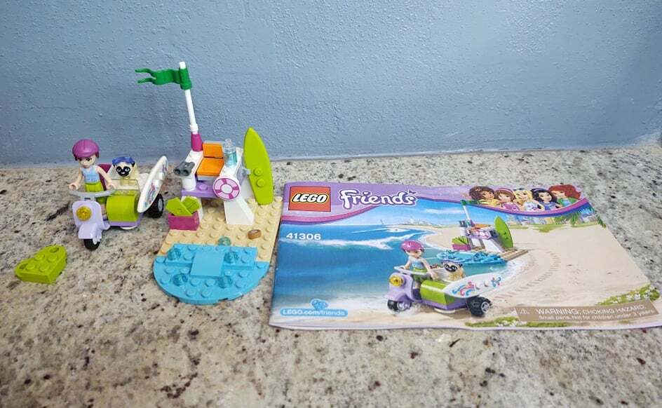 Retired 2017 LEGO Friends Set 41306 Mia’s Beach Scooter-100% Complete w/ manual