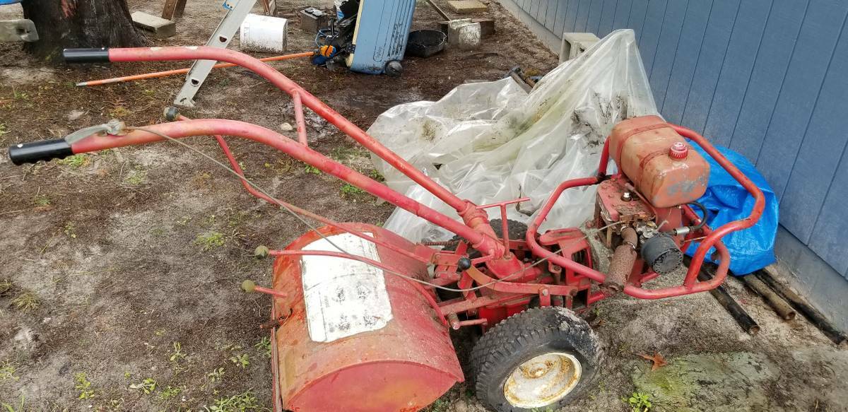 Troy Built Rear Tine Rototiller.  Tecumseh Engine. Horse model w/Reverse