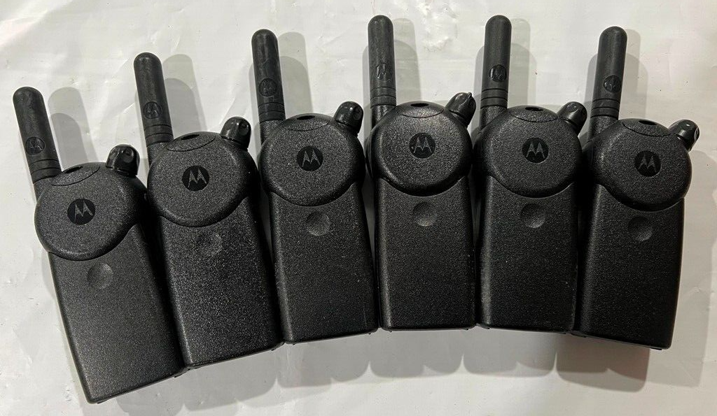 6 Motorola CLS1810T UHF Target Walkie Talkie Radio