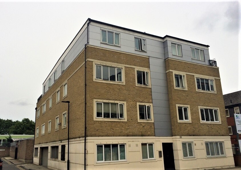 LARGE DOUBLE ROOM NEAR STEPNEY GREEN C 6, 126 Duckett Street in