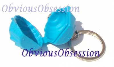New Vintage Tupperware Mini Cupcake Keeper Cup Cake Keychain Key Chain Blue