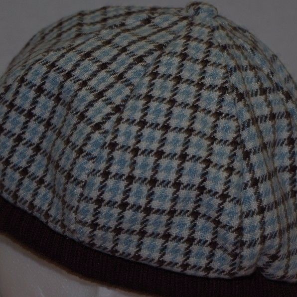 Vintage  Womens Hat Houndstooth Cabbie Cabby Knit type Bill with 2 buttons